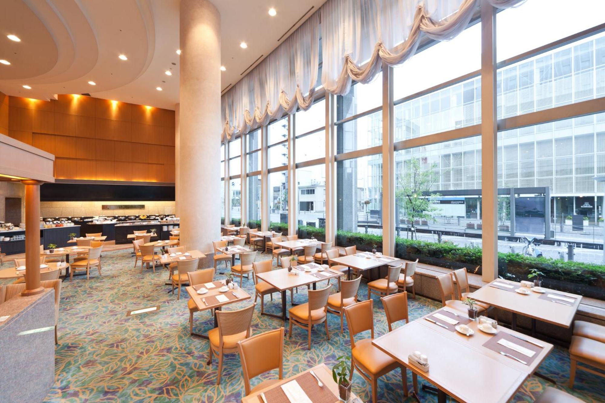 Hotel Ana Crowne Plaza By Ihg